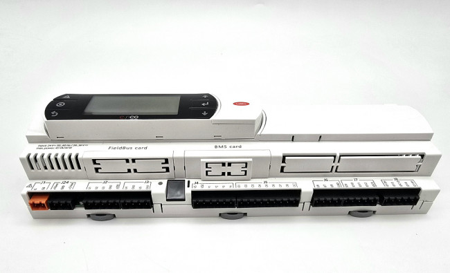 Контроллер CAREL PCO5+ EXTRALARGE, FB/BMS NO OPTO, NO USB, 4 SSR 24 V Контроллер CAREL PCO5+ EXTRALARGE, FB/BMS NO OPTO, NO USB, 4 SSR 24 V